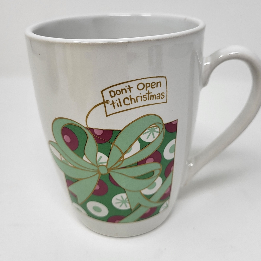 Royal Norfolk "Don't Open Til Christmas" Coffee Tea Mug Cup New 16‎ oz
